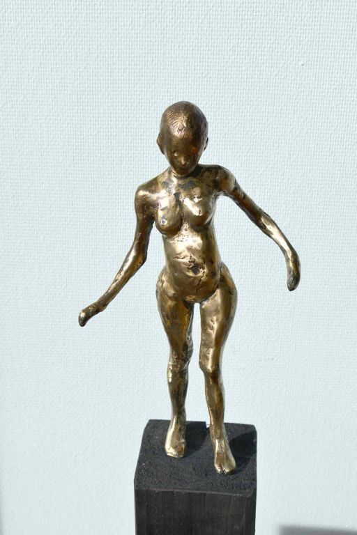 Bronze, handgebürstet u. poliert, 33 cm hoch